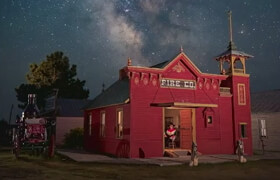 KelbyOne - Nightscape Photography Low Level Light Painting